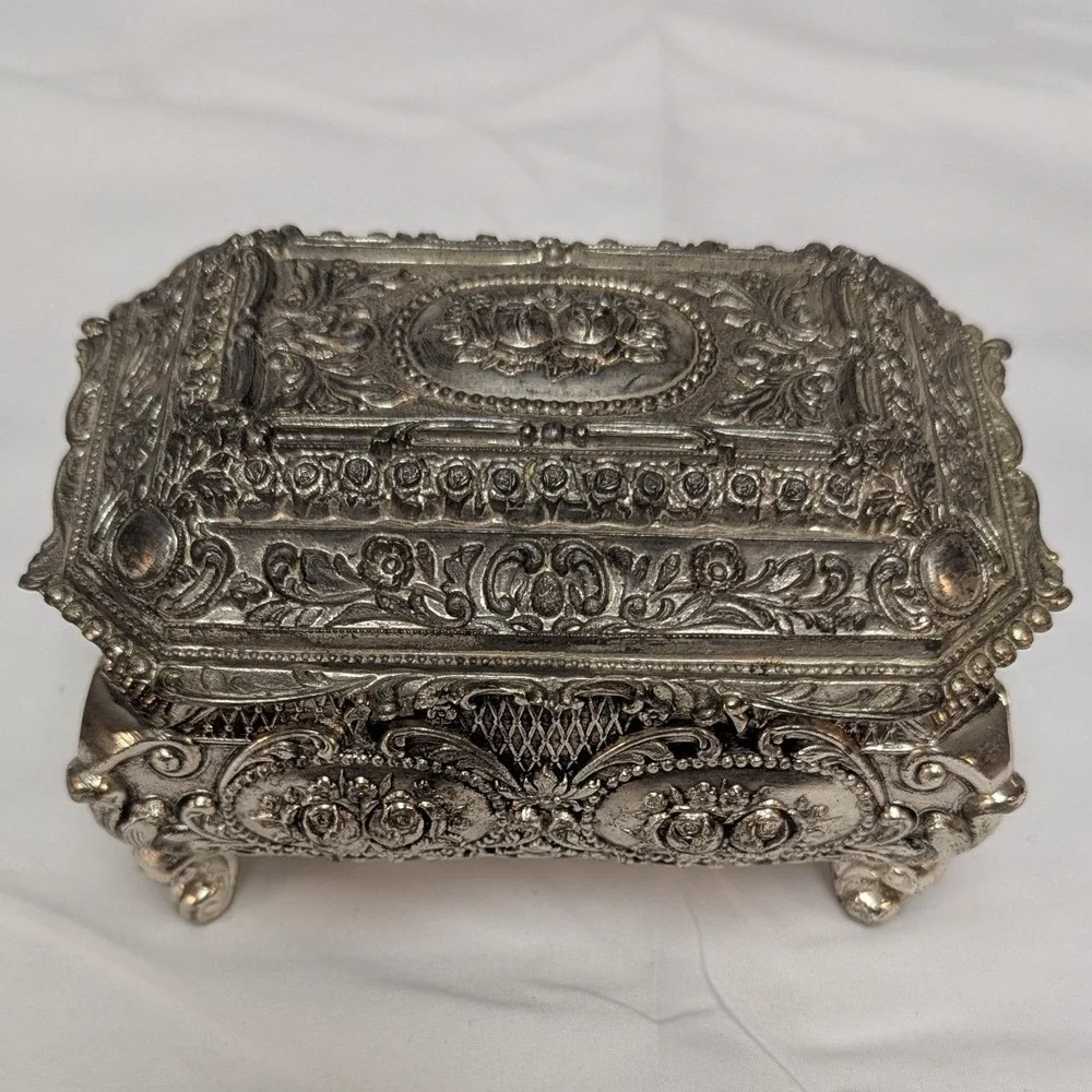 Unbranded this ornate